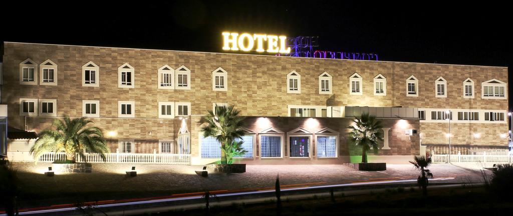 Hotel Las Acacias Puente Genil Exterior photo
